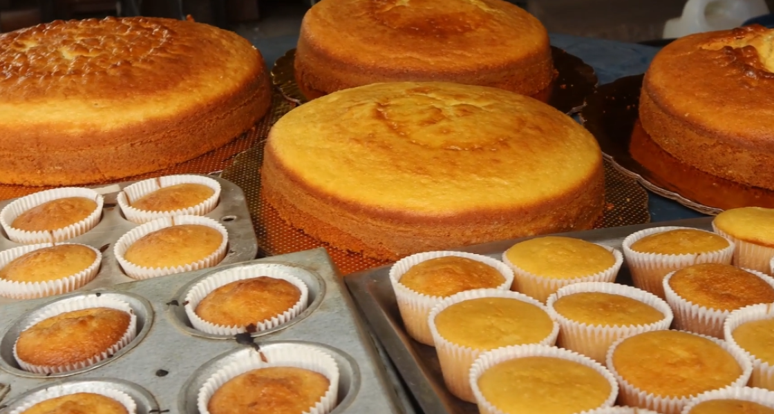 kreisrundes Brot aus Mais und Milch 