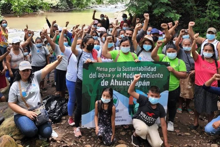 Protestaktion des Runden Tisches für Nachhaltigkeit für Wasser & Umwelt von Ahuachapán.