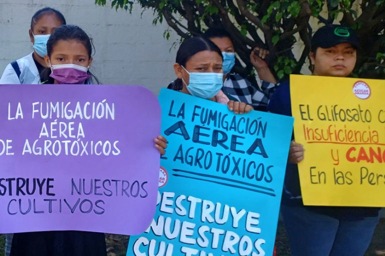 Protest für Umwelt- und Gesundheitschutz vor Umweltministerium in San Salvador, El Salvador; Foto Rhina Guevana 